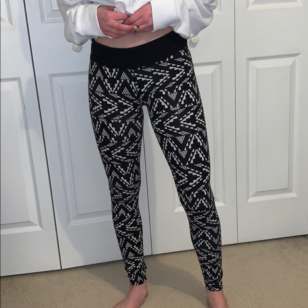 Aztec tribal print leggings
